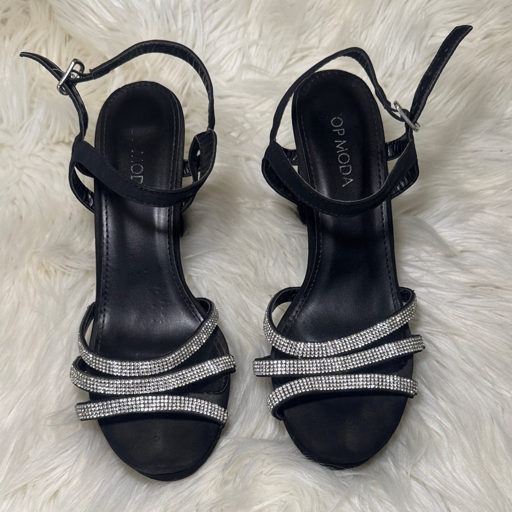 TOP Moda Black Heels with Silver Detailing